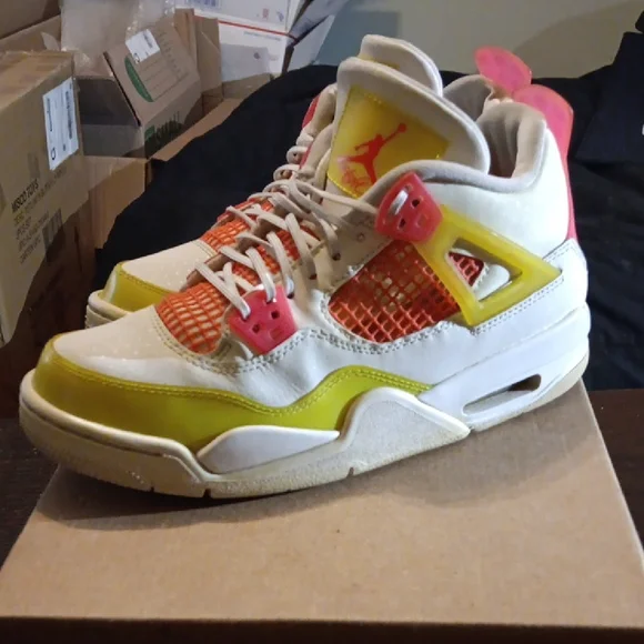 Jordan 4 Retro (GS) White Lemon Pink Womens 7 Boys 5.5Y EUC - Picture 2 of 10